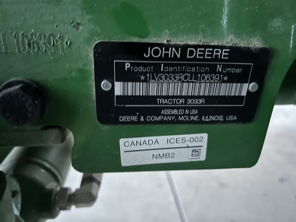 Image of John Deere 3033R equipment image 4
