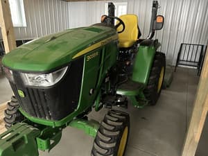 2021 John Deere 3033R Image