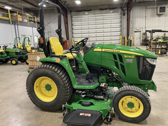 2021 John Deere 3033R Equipment Image0