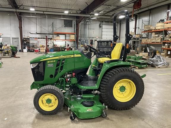 Image of John Deere 3033R equipment image 1