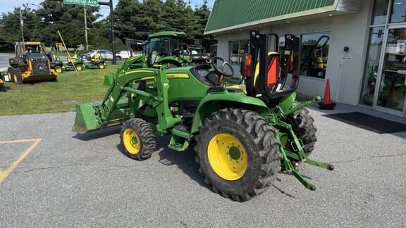 2021 John Deere 3033R Equipment Image0