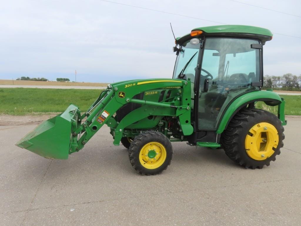 2021 John Deere 3033R Equipment Image0