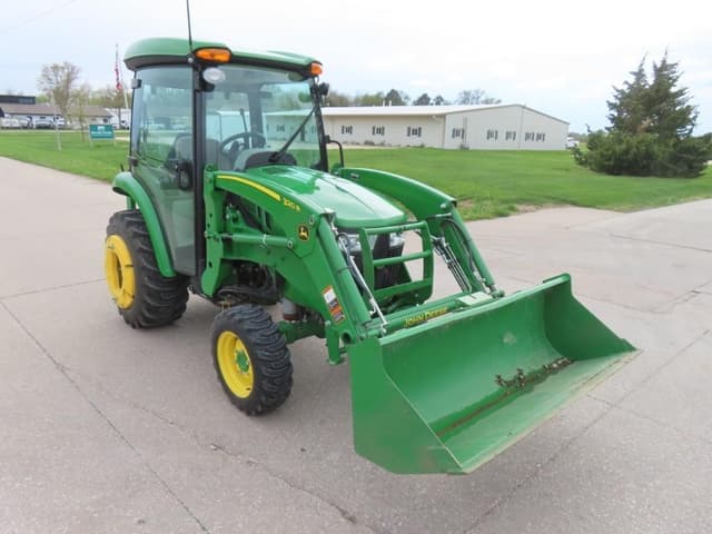 Image of John Deere 3033R equipment image 3