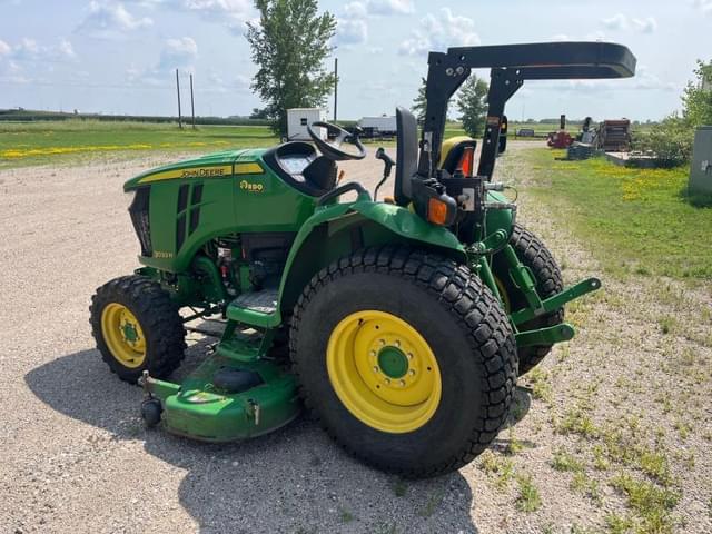 Image of John Deere 3033R equipment image 2