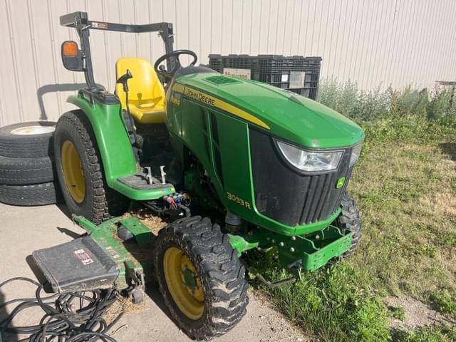 Image of John Deere 3033R equipment image 3