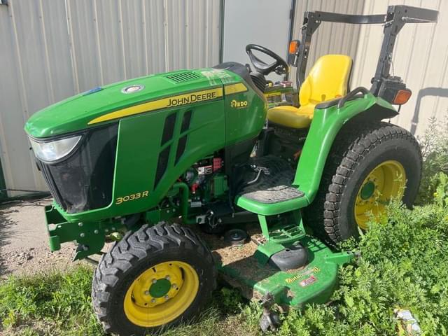 Image of John Deere 3033R equipment image 1