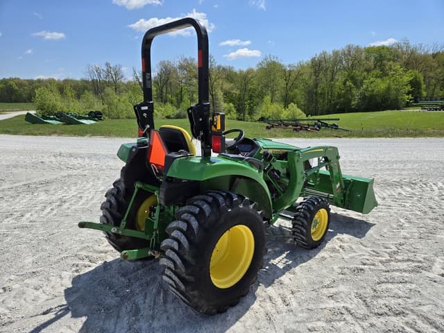 Image of John Deere 3035D equipment image 4