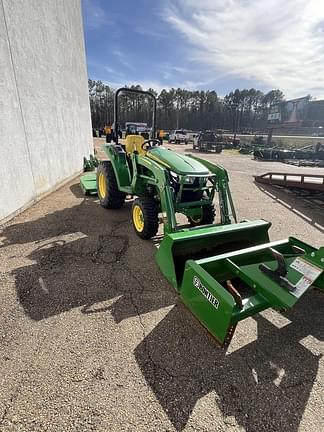 Image of John Deere 3035D equipment image 3