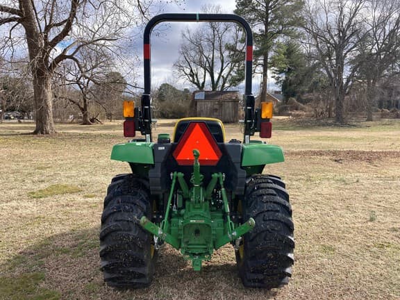 Image of John Deere 3035D equipment image 3