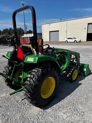 Image of John Deere 3035D equipment image 4