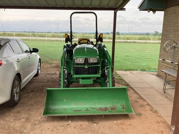 Image of John Deere 3035D equipment image 4