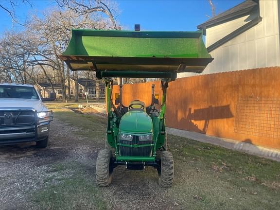 Image of John Deere 3038E equipment image 3