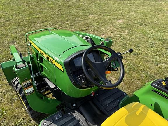 Image of John Deere 3038E equipment image 3