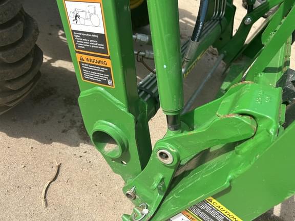 Image of John Deere 3038E equipment image 4