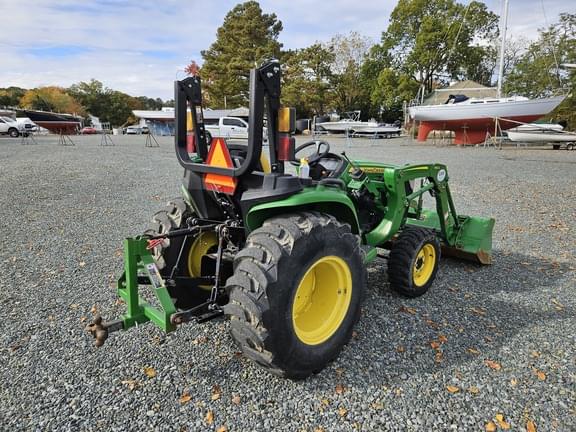Image of John Deere 3038E equipment image 3