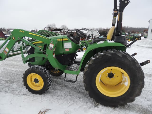 Image of John Deere 3038E equipment image 1