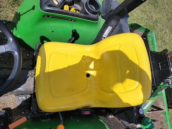 Image of John Deere 3038E equipment image 4