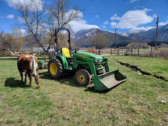 Image of John Deere 3038E equipment image 3