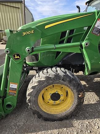 Image of John Deere 3038E equipment image 2