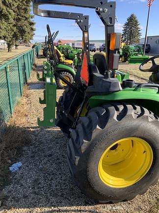 Image of John Deere 3038E equipment image 3