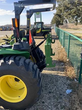 Image of John Deere 3038E equipment image 2