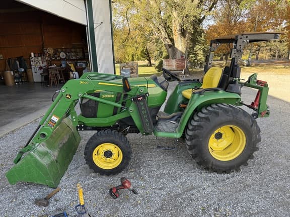 Image of John Deere 3038E equipment image 1