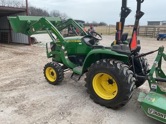 Image of John Deere 3038E equipment image 4
