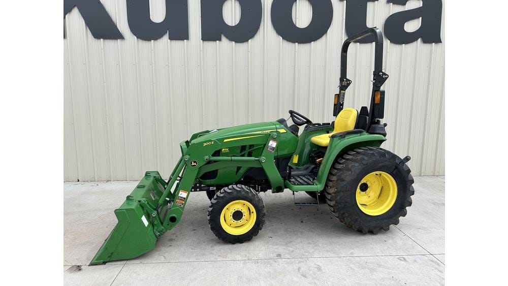 Main image John Deere 3038E