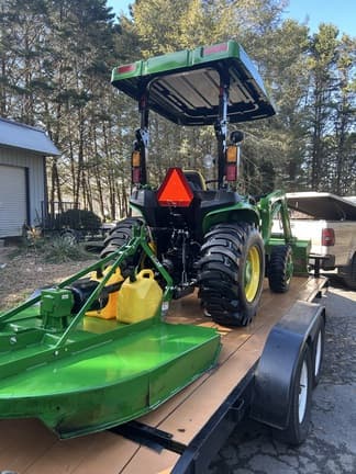 Image of John Deere 3038E equipment image 2