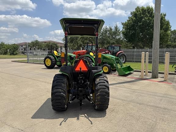 Image of John Deere 3038E equipment image 1