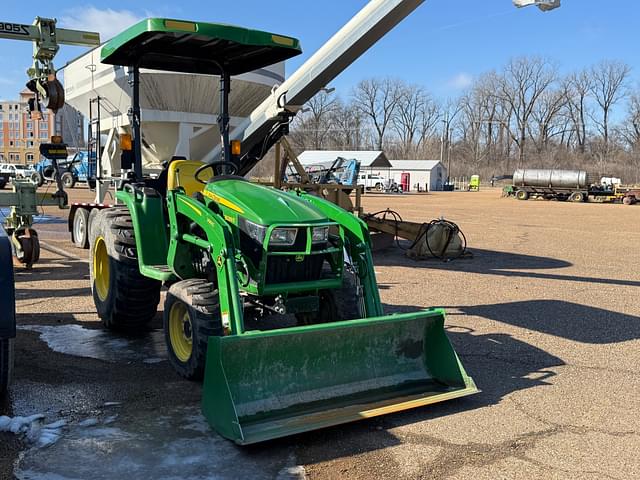 Image of John Deere 3038E equipment image 2