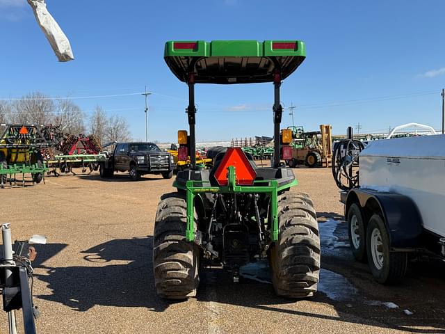 Image of John Deere 3038E equipment image 4