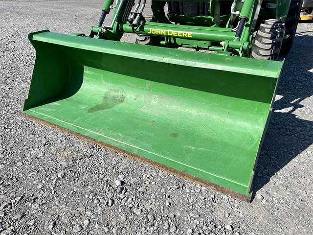 Image of John Deere 3039R equipment image 3