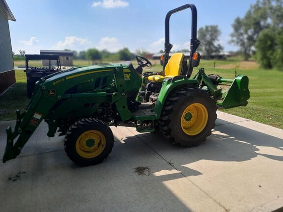 2021 John Deere 3039R Equipment Image0