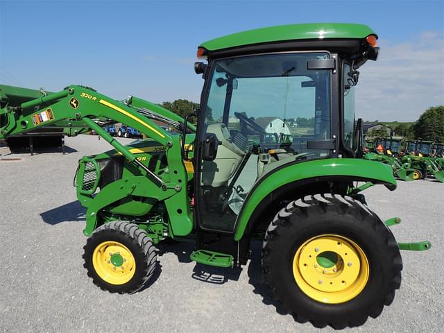 Image of John Deere 3039R equipment image 1