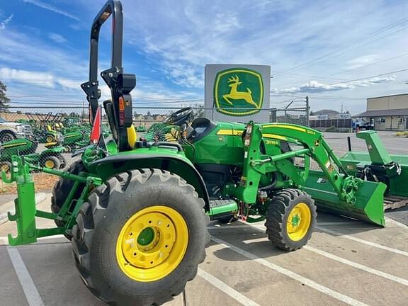 Image of John Deere 3039R equipment image 4