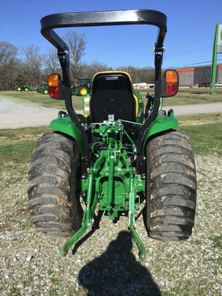 Image of John Deere 3039R equipment image 2