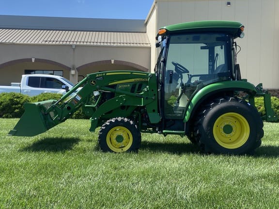 2021 John Deere 3039R Equipment Image0