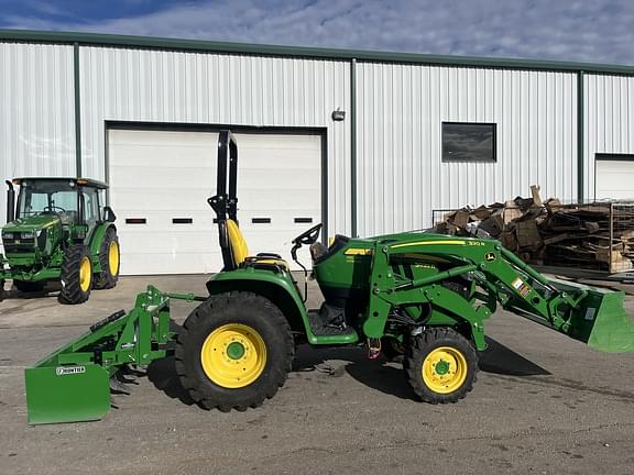 Image of John Deere 3039R equipment image 4