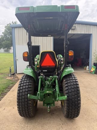 Image of John Deere 3039R equipment image 2