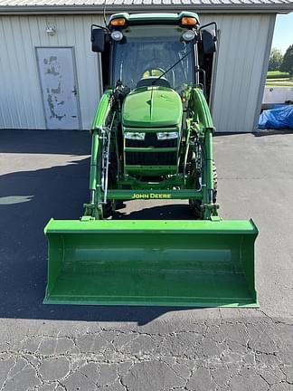 Image of John Deere 3039R equipment image 1