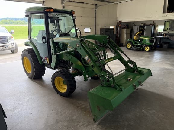 Image of John Deere 3039R equipment image 3