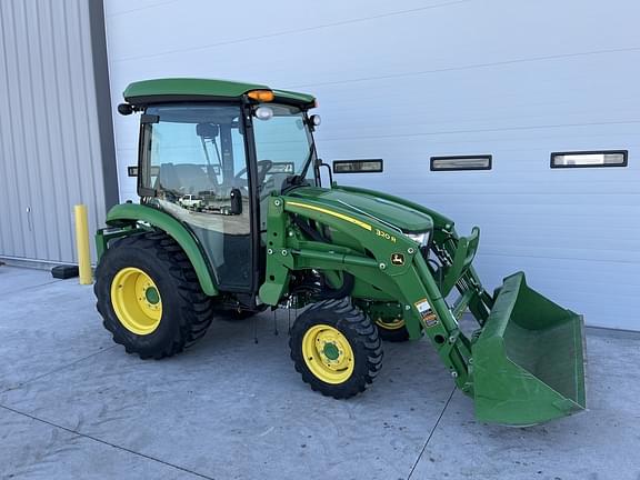 Image of John Deere 3039R equipment image 2