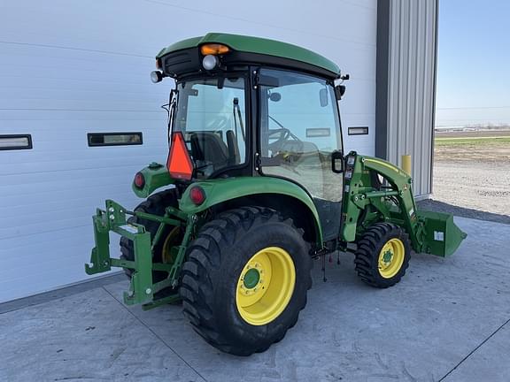 Image of John Deere 3039R equipment image 3