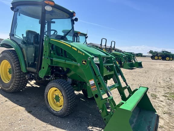 Image of John Deere 3039R equipment image 1