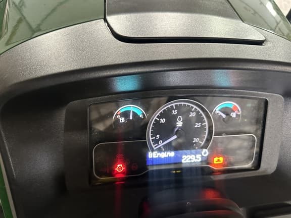 Image of John Deere 3039R equipment image 4