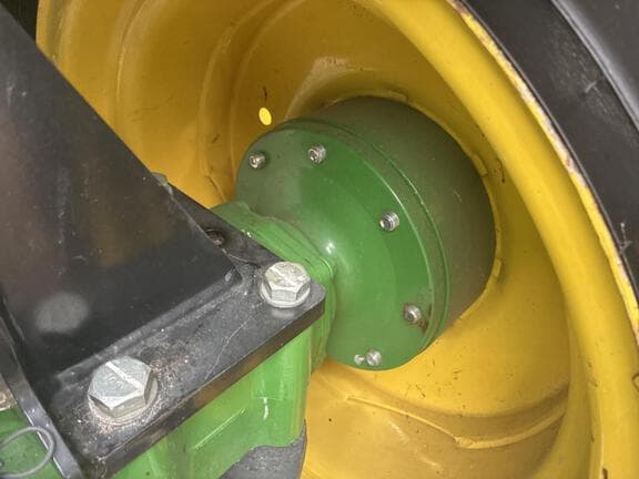 Image of John Deere 3039R equipment image 4