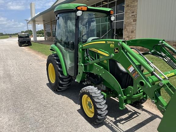Image of John Deere 3039R equipment image 3