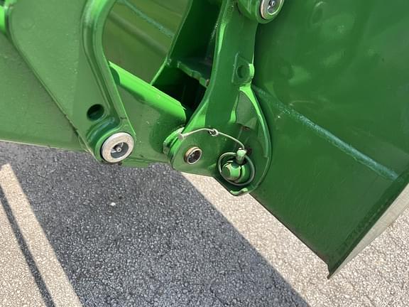 Image of John Deere 3039R equipment image 4