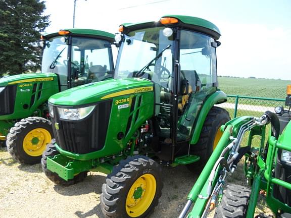 Image of John Deere 3039R Primary image